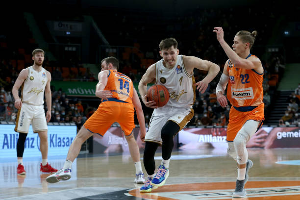 00万欧元 00万欧元