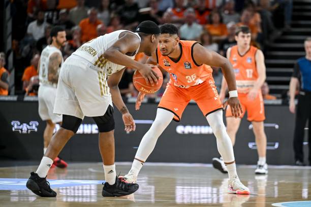 中拔得头筹 中拔得头筹