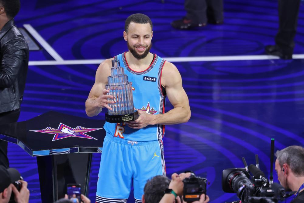 防守反击型 防守反击型