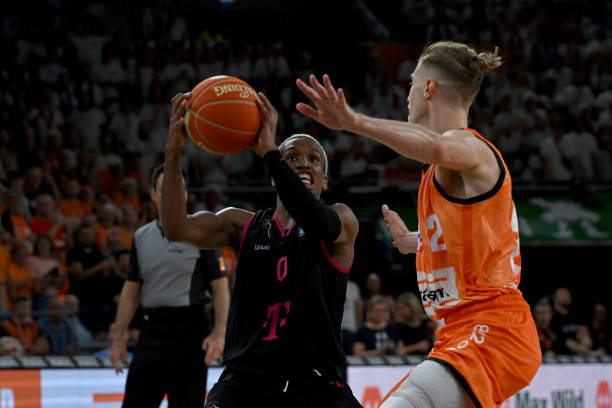 让年轻球员 让年轻球员